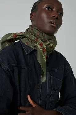 Shop FOULARD CLASSIQUE Foulards & Écharpes